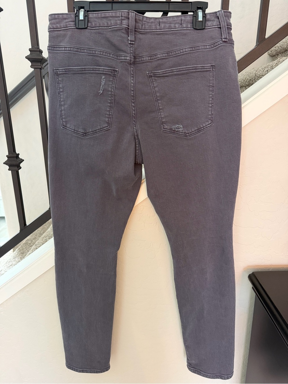 Universal Thread Women’s Gray High Rise Ripped Skinny Jeans - Picture 2 of 2
